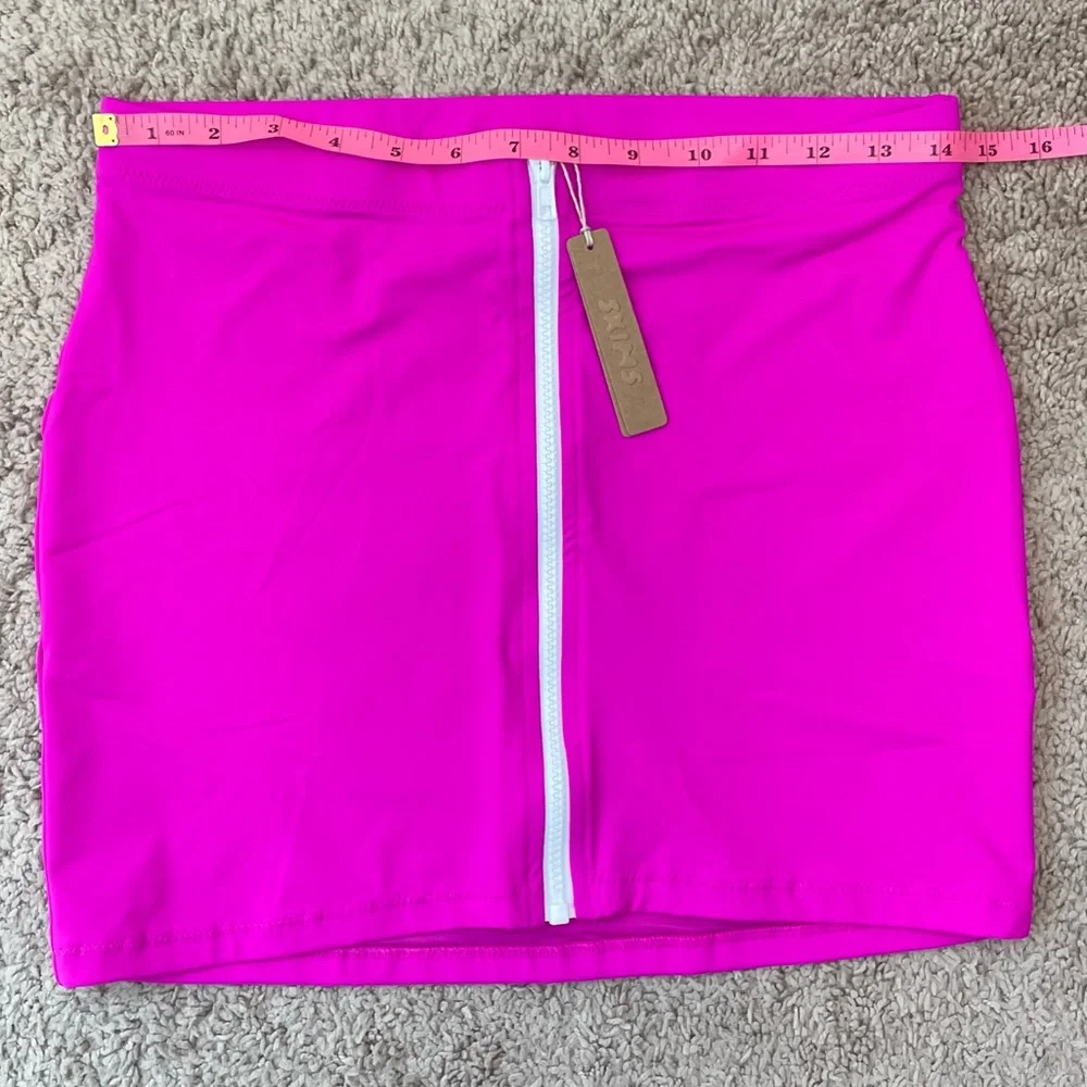 SKIMS Sporty Zipper Swim Mini Skirt in Hibiscous Hot Pink Size Large NEW
